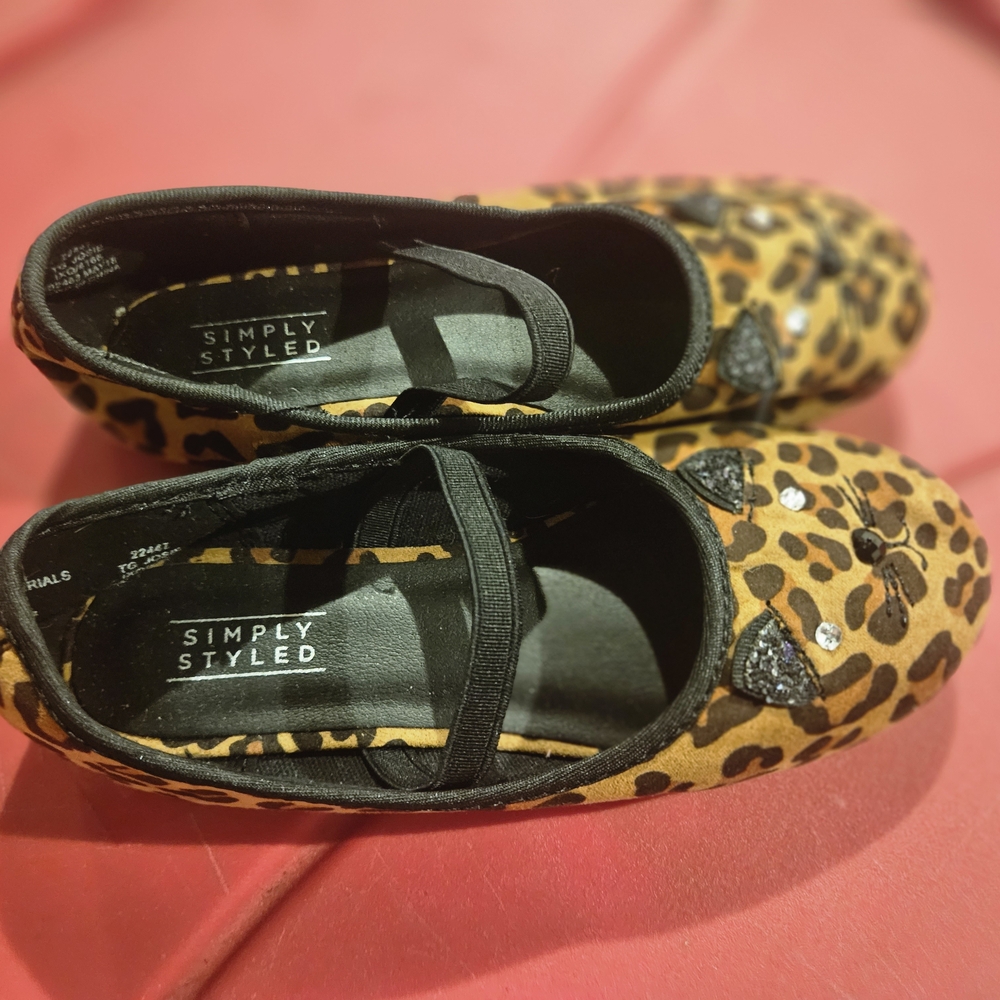Simply Styled Kids Leopard Dress Shoes